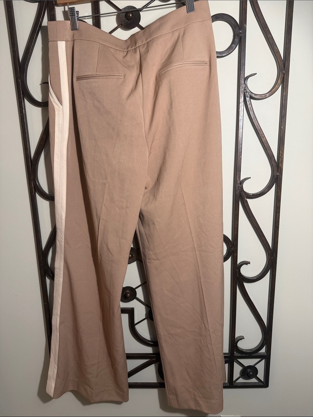 BRAND NEW - NEVER WORN. Women's Beige Wide-Leg Trousers - Picture 6 of 10